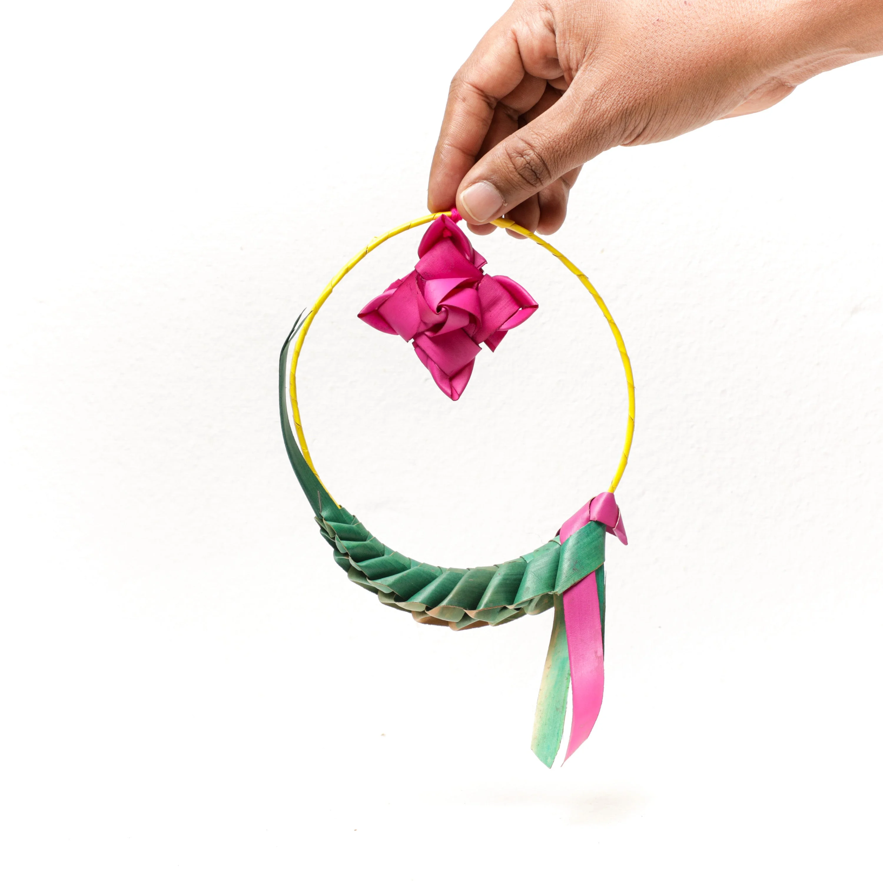 Palm Leaf Round Parrot Hanging