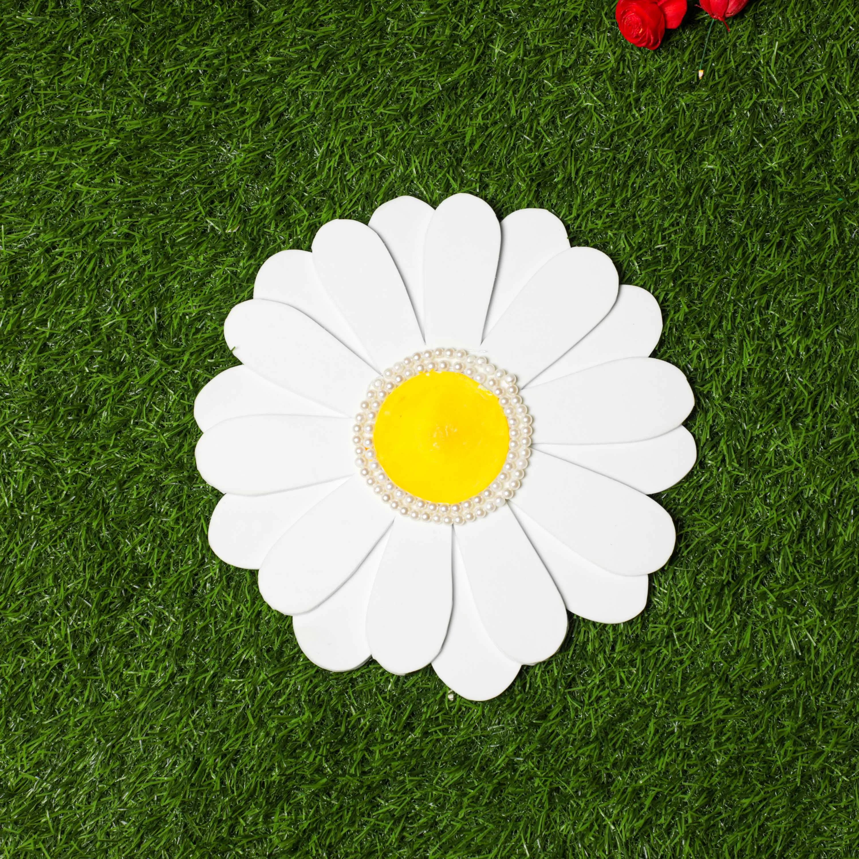 Foam Daisy Cutout - Small