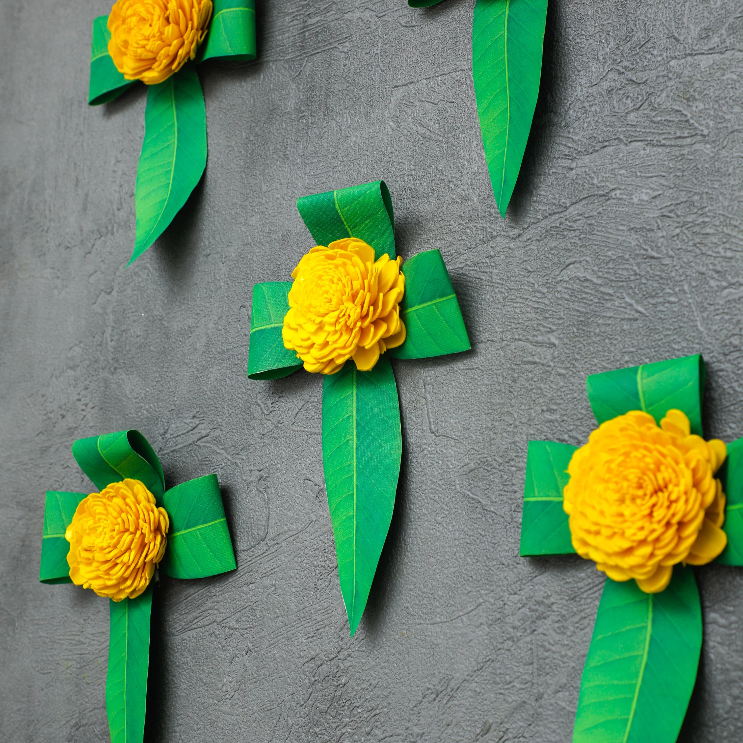 Shola Flower with Mango Leaf